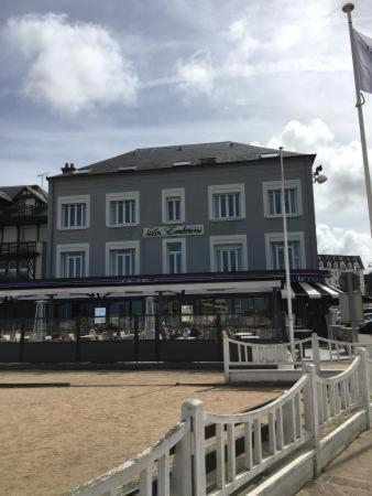 Les Embruns Hotel Trouville-sur-Mer Kültér fotó